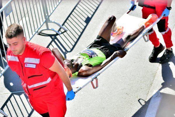 Dramatične scene iz Beograda, kenijski trkač pobijedio pa se srušio!