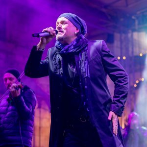U sklopu Dubrovačkog zimskog festivala Gibonni održao koncert na Stradunu