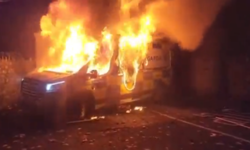 Obračun protuimigrantskih prosvjednika s policijom u Dublinu: Ovo je naša zemlja!