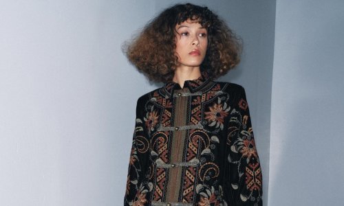 Prelijepa suknja iz Zare spasit će vas u mnogim situacijama, a izgleda daleko skuplje