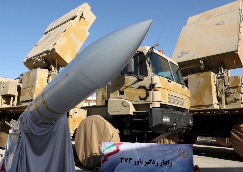 Iran predstavio novi prijenosni raketni sustav domaće proizvodnje