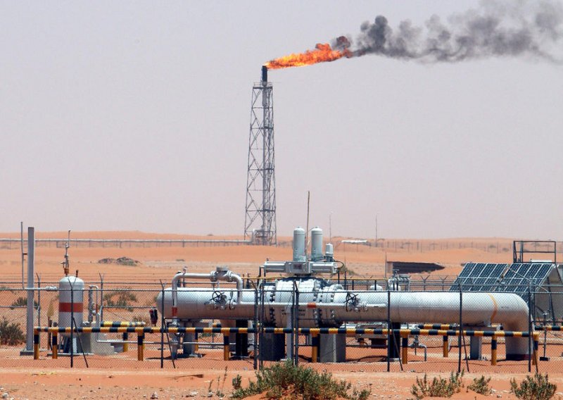 Ministar obrane Sadijske Arabije: OPEC+ je jednoglasno odlučio smanjiti proizvodnju nafte