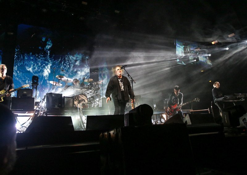 [FOTO] Koncert koji su mnogi iščekivali: The Cure oduševio sve koji su uspjeli nabaviti kartu za Arenu