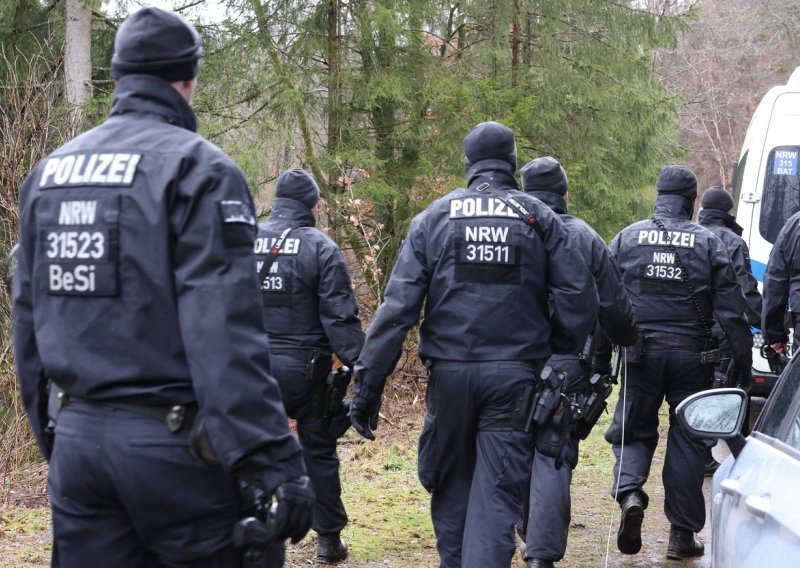 Velika akcija u Njemačkoj: 400 policajaca i specijalaca u policijskoj raciji, love krijumčare ljudima