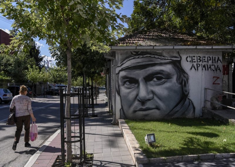 Mirovnoj aktivistici u Srbiji stiglo rješenje za zatvor: Na mural ratnog zločinca bacila jaje