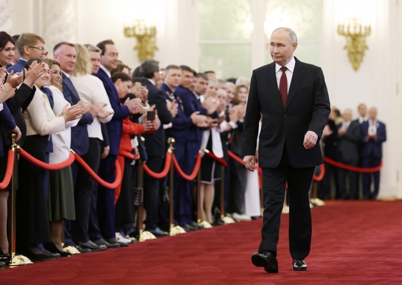 Putin poručio Rusima: 'Zajedno ćemo pobijediti'