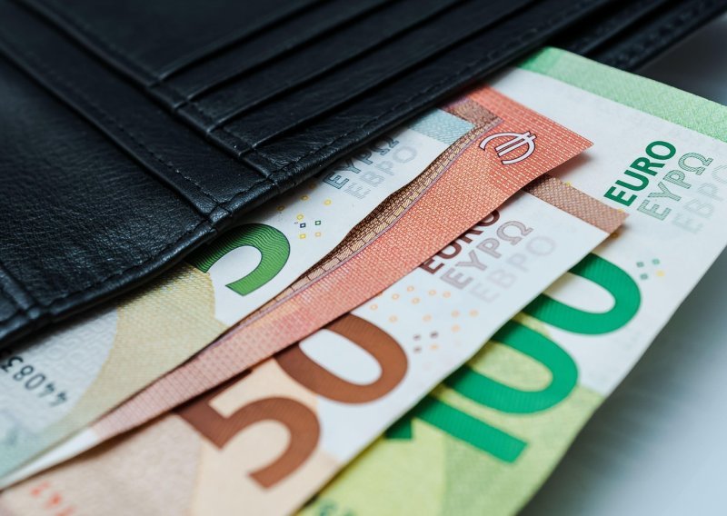 Stručnjaci savjetuju koliko biste gotovine za hitne slučajeve trebali imati kod kuće