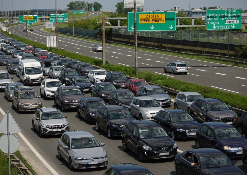 Automobili postaju kao kamioni, parking im je sve manji