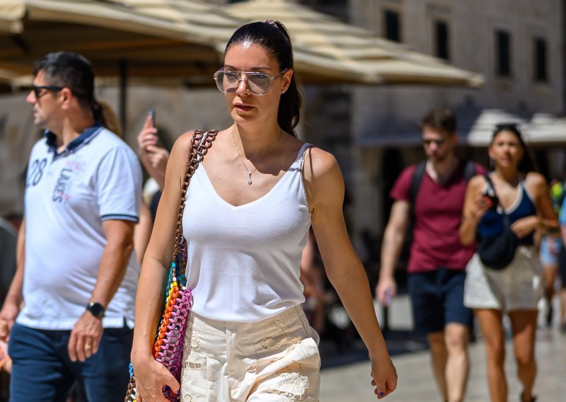 Dubrovkinje jako dobro znaju što je u trendu: Nema laskavijih i udobnijih hlača od ovih