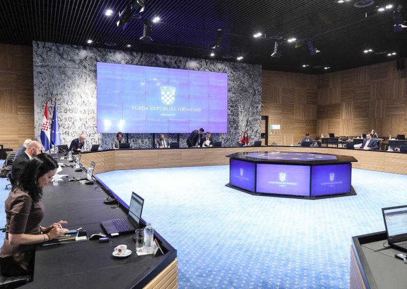 Vlada kadrovirala iza zatvorenih vrata, ovo su nova imena