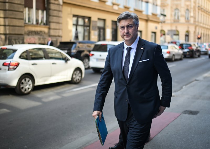 Plenković: 'Cilj izdvajanja za obranu dostižan, neće biti utjecaja na socijalu, mirovine'