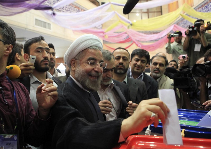 Rohani vodi u prvom krugu iranskih izbora