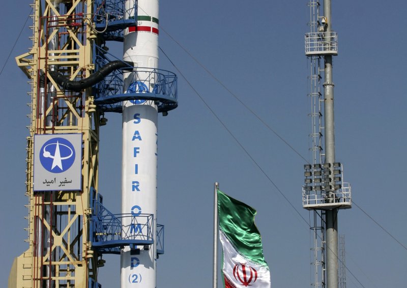 Iran u orbitu lansirao prvi domaći satelit