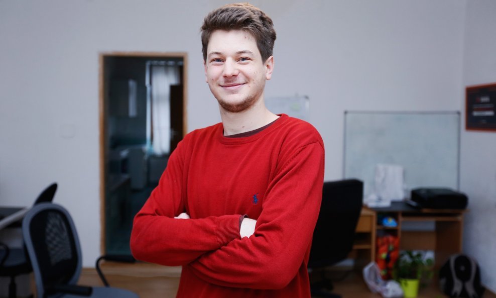 Rino Duboković, 24-godišnji student računalnog programiranja i pokretač aplikacije koja promovira kulturu spavanja na podu