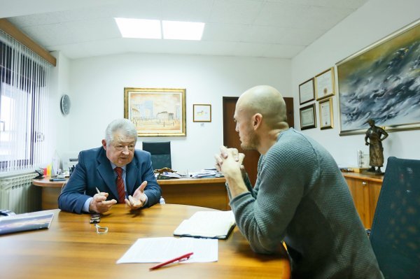 Stjepan Šafran u razgovoru s novinarom Lukom Filipovićem
