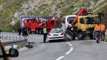 U sudaru autobusa i automobila jedna osoba poginula