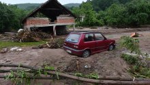 [FOTO] Pogledajte posljedice katastrofalnih poplava u Srbiji; evakuirane stotine osoba, oštećeni putevi, srušeni brojni mostovi