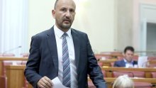 Suverenisti žestoko po Grabar Kitarović zbog migranata i pjevanja na Katoličkom radiju