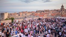 Pogledajte slike sa spektakularnog koncerta slavnog DJ-a Hot Since 82 s pogledom na Dubrovnik