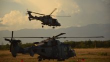 [VIDEO/FOTO] Pogledajte zračni desant iznad Udbine, brani se aerodrom