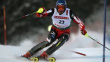 Ivica spreman, Feuz upitan zbog koljena