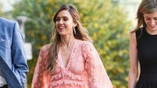 Jessica Alba izgleda sjajno i u haljini koja ne laska figuri