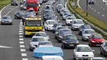 Prometne nesreće usporavaju promet, kilometarske kolone na izlasku iz Hrvatske