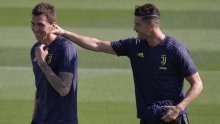 Odnos za poželjeti; Mario Mandžukić i Cristiano Ronaldo plakali su od smijeha na pozornici