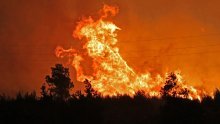 Grčki vatrogasci ugasili veliki požar kod Atene