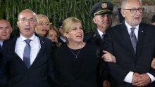 [VIDEO] Predsjednica u Kninu zapjevala 'U boj, u boj', poslušajte kako je zvučala uz pratnju Božinovića i Medveda