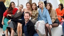 Ovo je Derek Blasberg, najbolji prijatelj bogatih i slavnih, a nema tko ne želi biti viđen u njegovom društvu