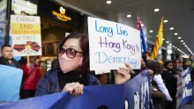 [FOTO] Više od tisuću nastavnika započelo novi krug prosvjeda u Hong Kongu, aktivisti strahuju od oštrije reakcije policije