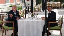 Trump i Macron na 'improviziranom' ručku brusili teme uoči summita G7