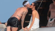 Rijetko ovako intimni u javnosti: David i Victoria Beckham sretniji su no ikada