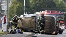 [FOTO] Teška prometna nesreća na Vukovarskoj ulici u Zagrebu, automobil završio na boku