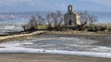 Muškarac iz Knina na plaži u Posedarju vikao 'Ovo je Srbija!', kupačima govorio da su ustaše pa vrijeđao policiju