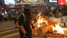 [FOTO] Policija spriječila blokadu aerodroma u Hong Kongu