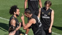 Luka Modrić uskoro bi mogao napustiti Real Madrid; priča se da je trojici suigrača rekao u koji klub ide i kada