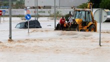 [FOTO/VIDEO] Bujice nosile sve pred sobom, evakuirane stotine stanovnika, nevrijeme u Španjolskoj odnijelo i treću žrtvu