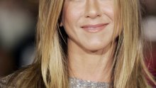 Jennifer Aniston plakala zbog Brada Pitta