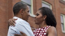 Dirljivom objavom i nikad viđenim fotografijama, Barack i Michelle Obama proslavili 27 godina braka