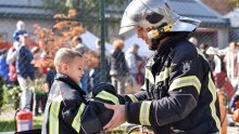 [FOTO] Zagrebački vatrogasci pokazali svoje vještine, a u druženju s njima najviše su uživali najmlađi