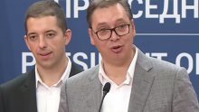 [VIDEO] Srpski direktor za Kosovo hit na mrežama zbog ponašanja tijekom Vučićevog govora