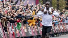 Nevjerojatni Eliud Kipchoge; prvi čovjek na svijetu koji je maraton istrčao ispod dva sata!