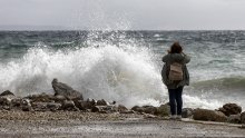 Na srednjem Jadranu valovi do 2,5 metara, u prekidu katamaranske linije