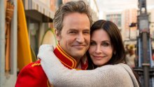 Možete li vjerovati: Matthew Perry punih je 25 godina zaljubljen u svoju kolegicu Courteney Cox, suprugu iz 'Prijatelja'