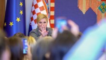 [FOTO] Grabar Kitarović ugostila domaće OPG-ovce, pogledajte što se sve našlo na bogatoj trpezi