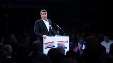 Milanović u prepunoj Tvornici: Moj karakter neki put satire moja leđa kao mlinski kamen