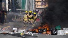 Policija pucala na prosvjednike u Hong Kongu, teško ranjena jedna osoba