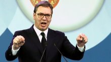 Vučić se javio iz bolnice, poručuje da će od ponedjeljka biti 'u punom radnom pogonu'